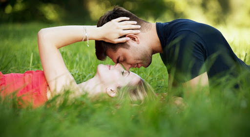 বাড়িয়ে তুলুন সম্পর্কের উষ্ণতা- ৫টিপস