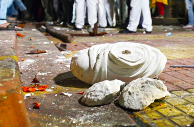 ভূলুণ্ঠিত বিদ্যাসাগরের মূর্তি, কয়েকটি রাজনৈতিক প্রশ্ন