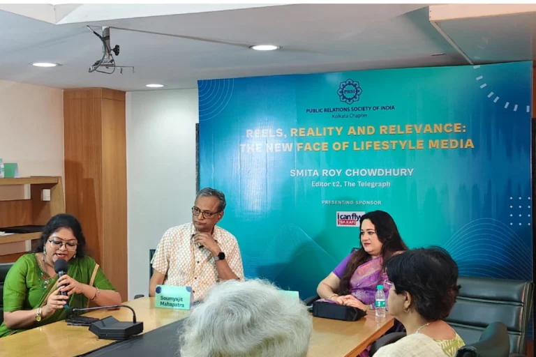 রিল থেকে রিয়াল সাফল্য! এই কৌশলগুলো মেনে চললেই সোশ্যাল মাধ্যমে আপনিও হয়ে উঠতে পারেন নতুন মুখ! Reel making career tips workshop in Kolkata showing aspiring content creators learning storytelling, content strategy, and social media growth techniques