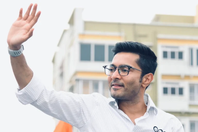 ওয়ার্ক ফ্রম হোম ছেড়ে রাস্তায় নামছেন অভিষেক, ফিরবে কি হারানো গ্রহণযোগ্যতা? Abhishek Banerjee Comeback after TMC election defeat as he returns to public campaign after 26 days