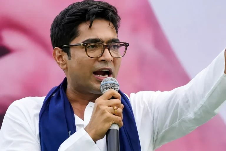 ‘বেঁচে থাকলে একই আইনের ধারায় দাঁড় করাব’— আগ্রাসী অভিষেক পদত্যাগ করছেন দল বাঁচাতে? Abhishek Banerjee addressing the media after the demolition of the TMC party office in Amtala, accusing the BJP of political vendetta and announcing legal action.