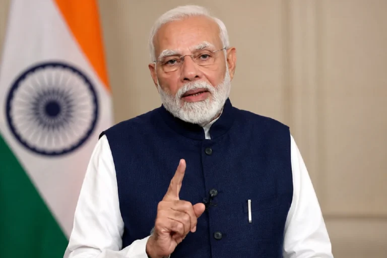 প্রশ্নফাঁস ইস্যুতে কি কোনঠাসা কেন্দ্র? বড় সিদ্ধান্ত নিলেন প্রধানমন্ত্রী, কী ঘোষণা মোদীর? Alt Text: Question Paper Leak controversy as Narendra Modi announces Fast Track Court amid student protests in Delhi