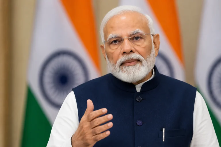 মধ্যরাতে পড়ুয়াদের বার্তা মোদীর, সকালেই বড় পদক্ষেপ! কী কী মেনে নিল কেন্দ্র? Narendra Modi TAKES STEP ON NEET QUESTION LEAK as PM Narendra Modi steps up action amid student protests and examination controversy