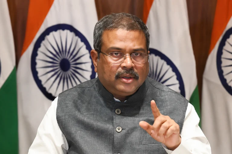 দাবি পূরণ, ইস্তফা দিলেন শিক্ষামন্ত্রী! এবার কি আন্দোলন থামবে? সামনে এল পরবর্তী পদক্ষেপের ইঙ্গিত Dharmendra Pradhan Resignation as education minister amid student protests and demands for accountability