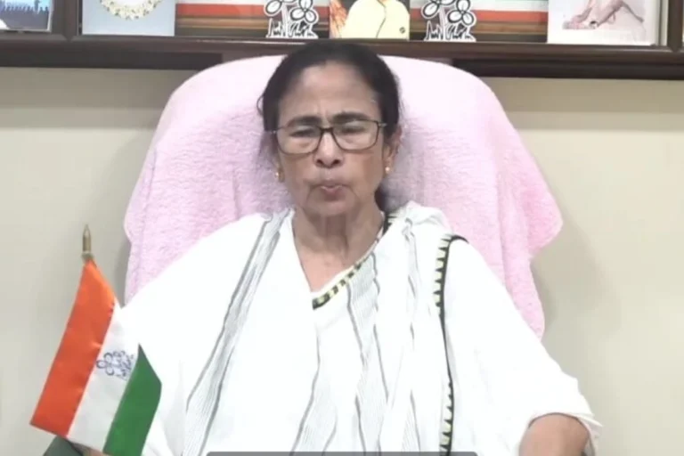 Mamata Banerjee Rally Clash: Mamata Banerjee addressing the media after alleging violence during a High Court-permitted rally in Kolkata.