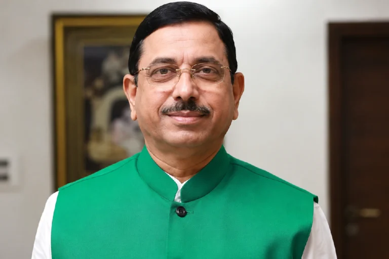 ধর্মেন্দ্র প্রধানের পর কে সামলাবেন শিক্ষামন্ত্রক? কেন তাঁর ওপরই ভরসা মোদী সরকারের? Prahlad Joshi Education Minister – Senior BJP leader Prahlad Joshi, who has been given the additional charge of the Union Education Ministry following Dharmendra Pradhan's resignation.