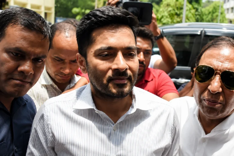 বিদেশে চিকিৎসায় কি যেতে পারবেন অভিষেক? কী বলল শীর্ষ আদালত? Abhishek Banerjee Foreign Travel Case: Abhishek Banerjee during a public appearance as the Supreme Court directs the Calcutta High Court to decide his plea seeking permission to travel abroad for eye treatment within one week.