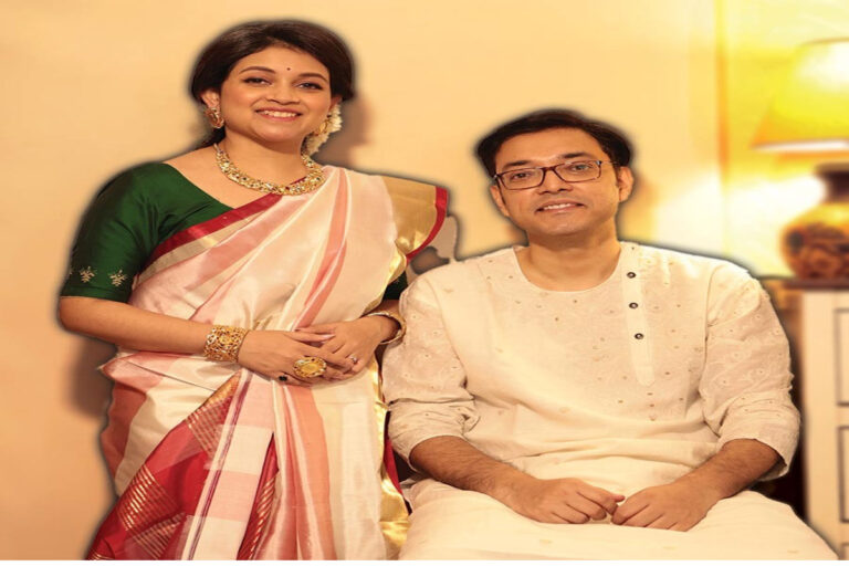 বিয়ের আড়াই বছর পর এল সেই সুখবর! অনুপম-প্রস্মিতার সংসারে নতুন অতিথি, বাবা হলেন গায়ক Anupam Roy Becomes Father: Bengali singer-composer Anupam Roy and singer Prashmita Paul welcome their first baby boy.