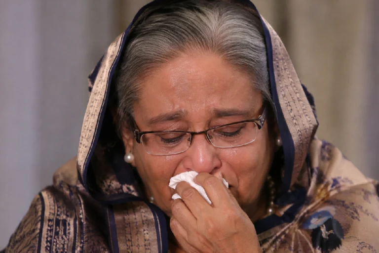“ক্ষমতার জন্য নয়, মানুষের জন্য ফিরতে চাই”— মুখ না দেখিয়ে তুললেন একাধিক দাবি হাসিনা Sheikh Hasina Virtual Address: Former Bangladesh Prime Minister Sheikh Hasina delivering a virtual speech while addressing international media about her homecoming plans and future vision for Bangladesh.