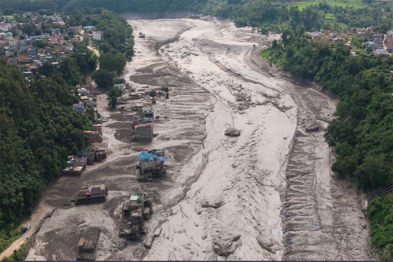 নেপালে ভয়াবহ বন্যার নতুন বিপদ! ৩২০ ভারতীয় এখনও নিখোঁজ, চিন থেকে ফিরছেন আরও ৯৬ জন Nepal Tibet Flash Flood Indian Citizens: Rescue teams responding to a devastating flash flood near the Nepal-Tibet border as contact remains unavailable with 320 Indian citizens.
