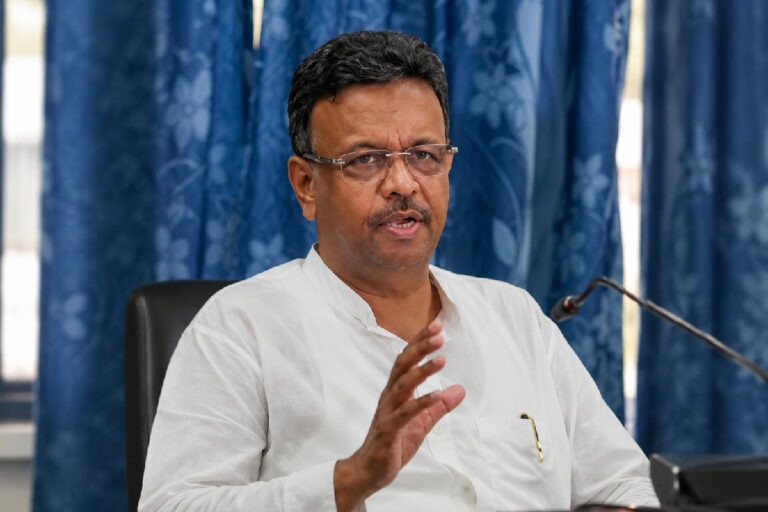 ‘দু’মাস, তিন মাস জেলে থাকবি…অভিষেক বিদেশে’—কার উদ্দেশে ফিরহাদের এই বিস্ফোরক বার্তা Firhad Hakim statement at Student Council rally on Rani Rashmoni Road