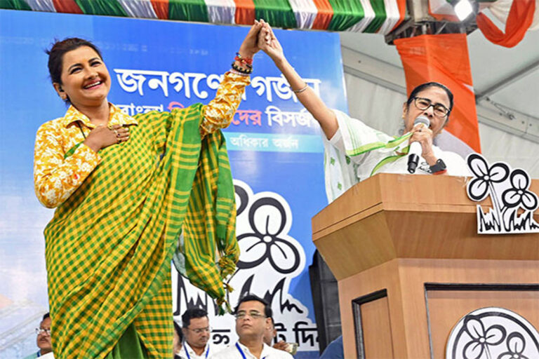 তৃণমূল জিতলে দলেই থাকতাম! কেন বিজেপির সঙ্গে গেলেন, নিজের মুখেই কারণ জানালেন রচনা Rachana Banerjee TMC Switch Remarks: Hooghly MP Rachana Banerjee speaking at a Bharat Mata Puja event in Chinsurah amid discussion over her political switch.