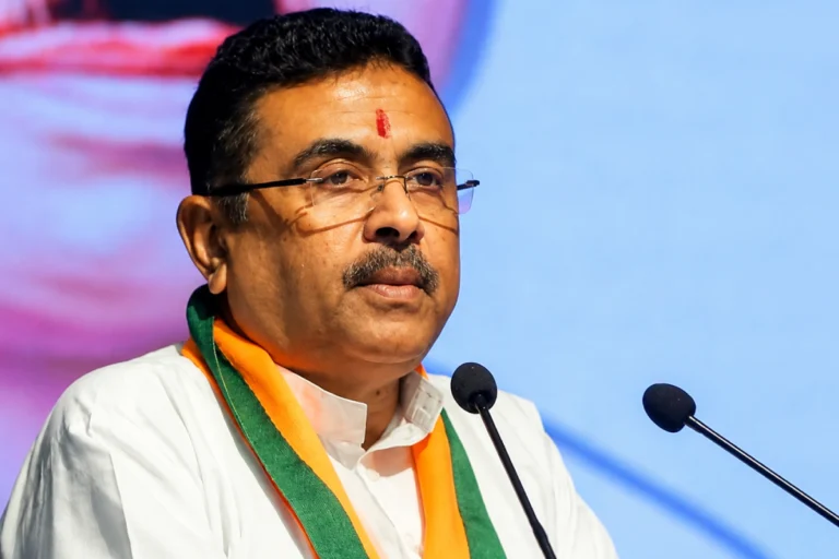 নেপালের বিপর্যয়ে বাংলার বহু মানুষ নিখোঁজ, পরিবারের পাশে মুখ্যমন্ত্রী—কবে ফিরবেন? Nepal Disaster: West Bengal tourists missing after severe natural disaster in Nepal, with rescue teams searching for stranded and missing people