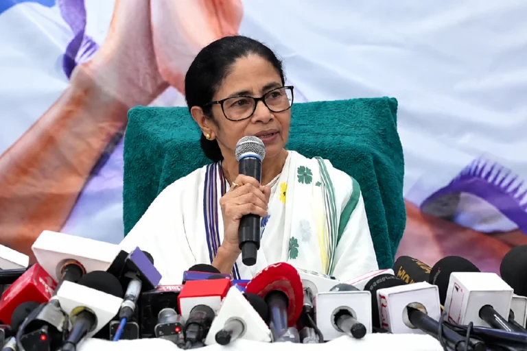 নন্দীগ্রামে কাকে বেছে নিলেন মমতা? বড় সিদ্ধান্ত জানালেন তৃণমূল নেত্রী Mamata Banerjee Nandigram statement as she announces support for Congress in the bypoll