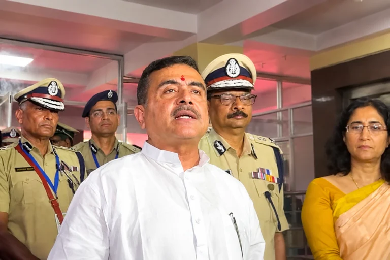 পুলিশে ১৬ হাজার নিয়োগের ঘোষণা মুখ্যমন্ত্রীর, ট্রাফিক সমস্যায় ভুগছেন? এক ফোনেই জানান অভিযোগ West Bengal Police Recruitment announcement with 16000 new police posts and recruitment transparency measures