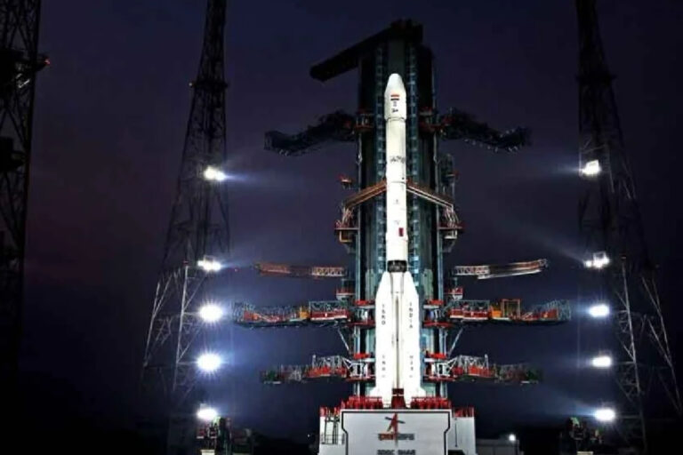 মহাকাশে ইসরোর বড় সাফল্য, অভিনন্দন প্রধানমন্ত্রী মোদীর! এনভিএস-০৩ উপগ্রহে কী সুবিধা পাবেন সাধারণ মানুষ? ISRO NVS-03 Satellite Launch – GSLV F18 rocket lifting off from an Indian space launch facility, illustrating the NVS-03 navigation satellite mission and its potential benefits for train, vehicle and ship tracking through India's NAVIC system.