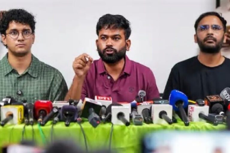 Abhijeet Dipke, Saurav Das and Ashutosh Ranka Released by Delhi Police — news graphic covering the three CJP leaders.